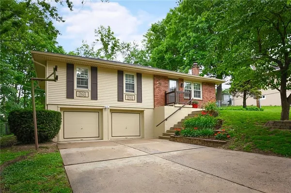 $259,000 | 12709 Silver Lane, Sugar Creek, MO 64050