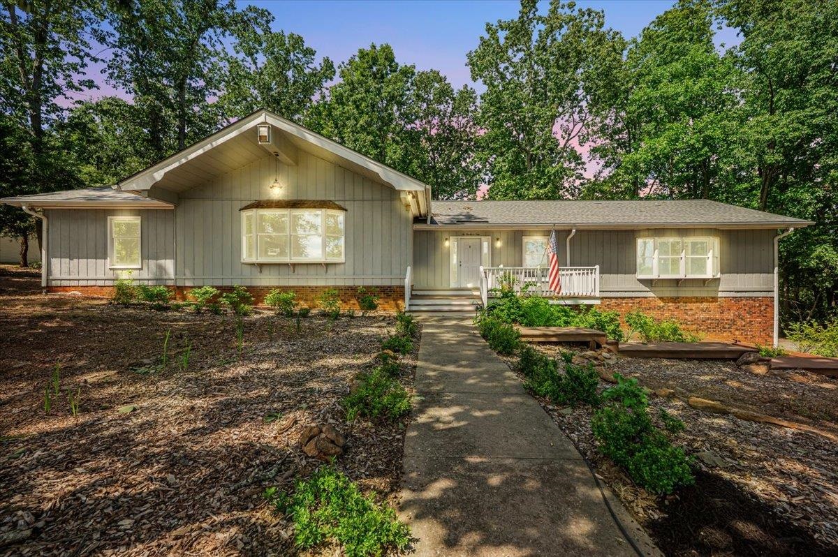 201 Stoneridge Road Spartanburg, SC 29306 - Photo 2 of 50