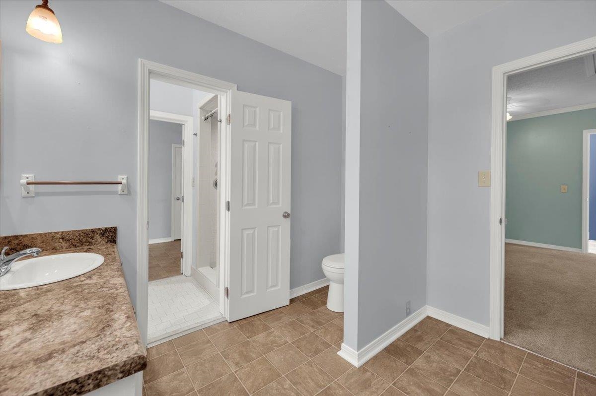 201 Stoneridge Road Spartanburg, SC 29306 - Photo 35 of 50 Jack and Jill Bath