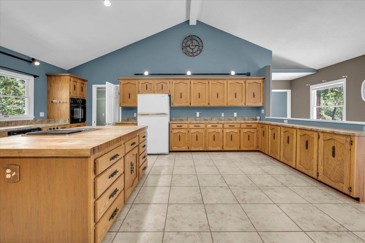 201 Stoneridge Road Spartanburg, SC 29306 - Photo 9 of 50 Wood Cabinetry