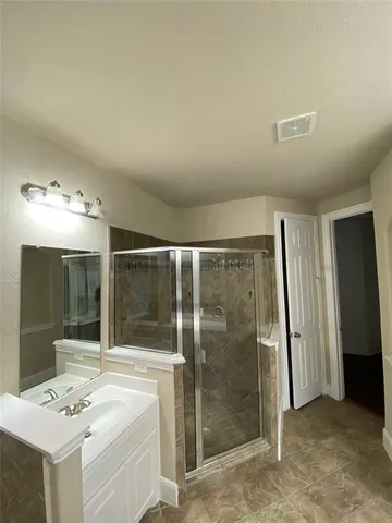 a view of an entryway with a livingroom