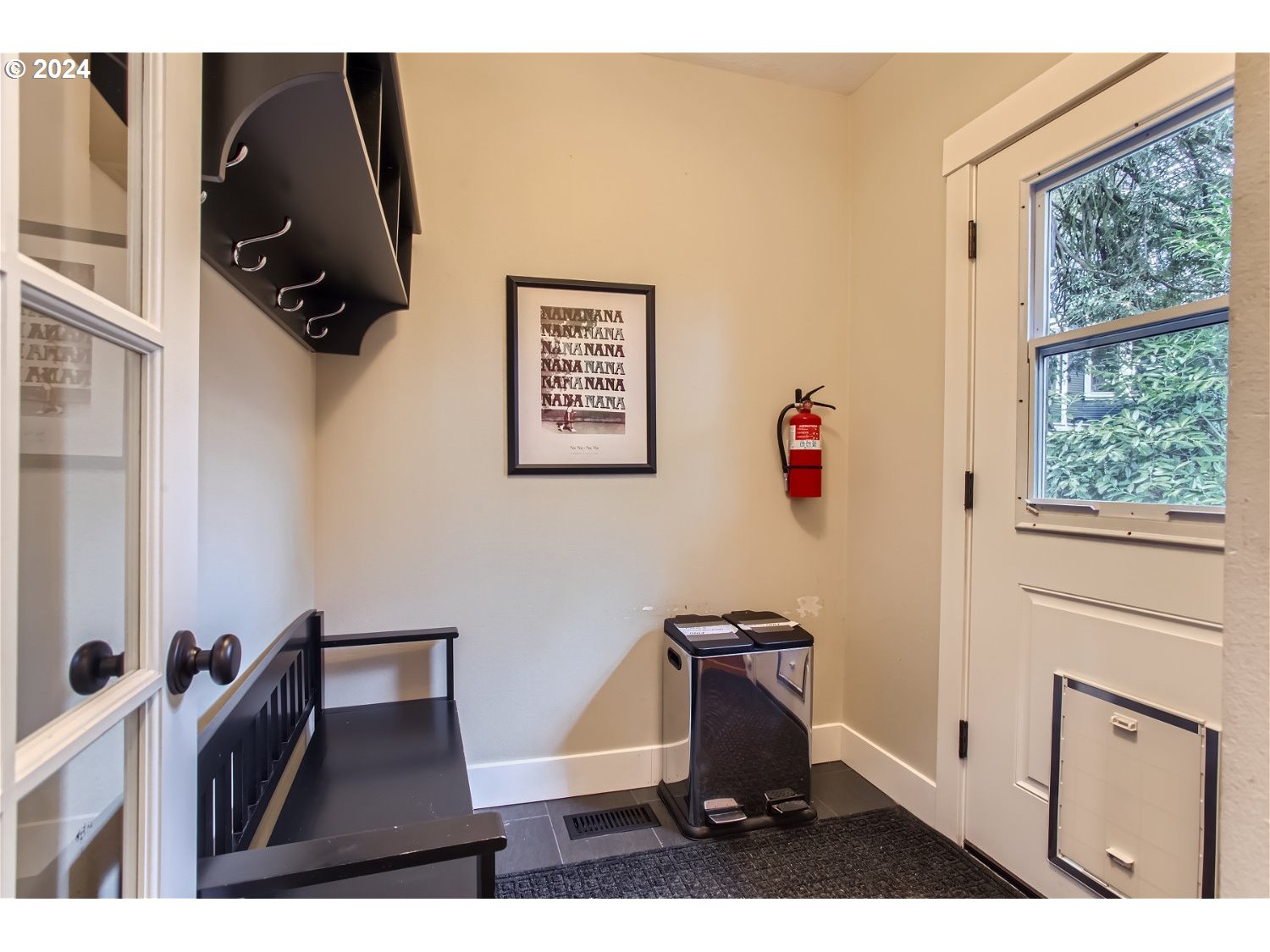 2502 Northwest Westover Road Portland, OR 97210 - Photo 15 of 35 Mud Room