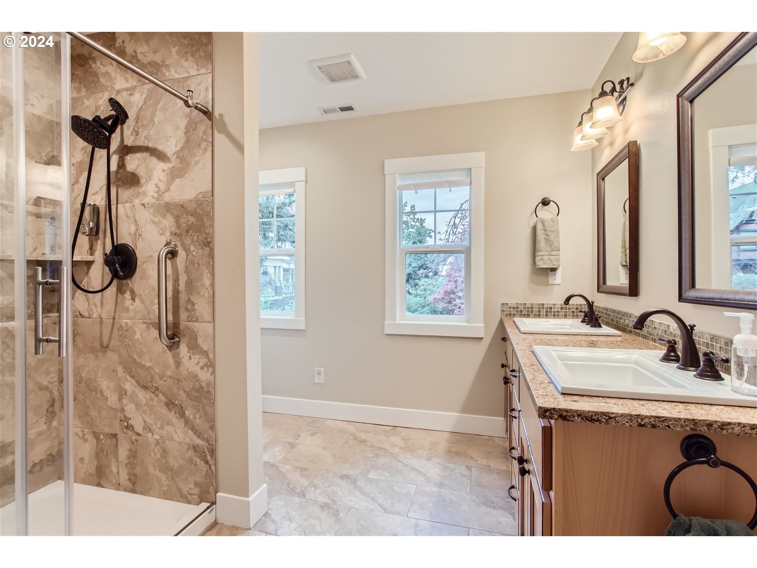 2502 Northwest Westover Road Portland, OR 97210 - Photo 24 of 35 Owner's Suite Bathroom