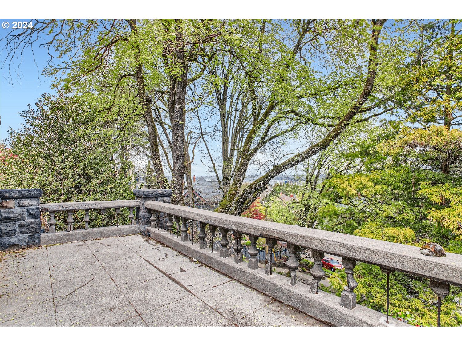 2502 Northwest Westover Road Portland, OR 97210 - Photo 27 of 35 Balcony
