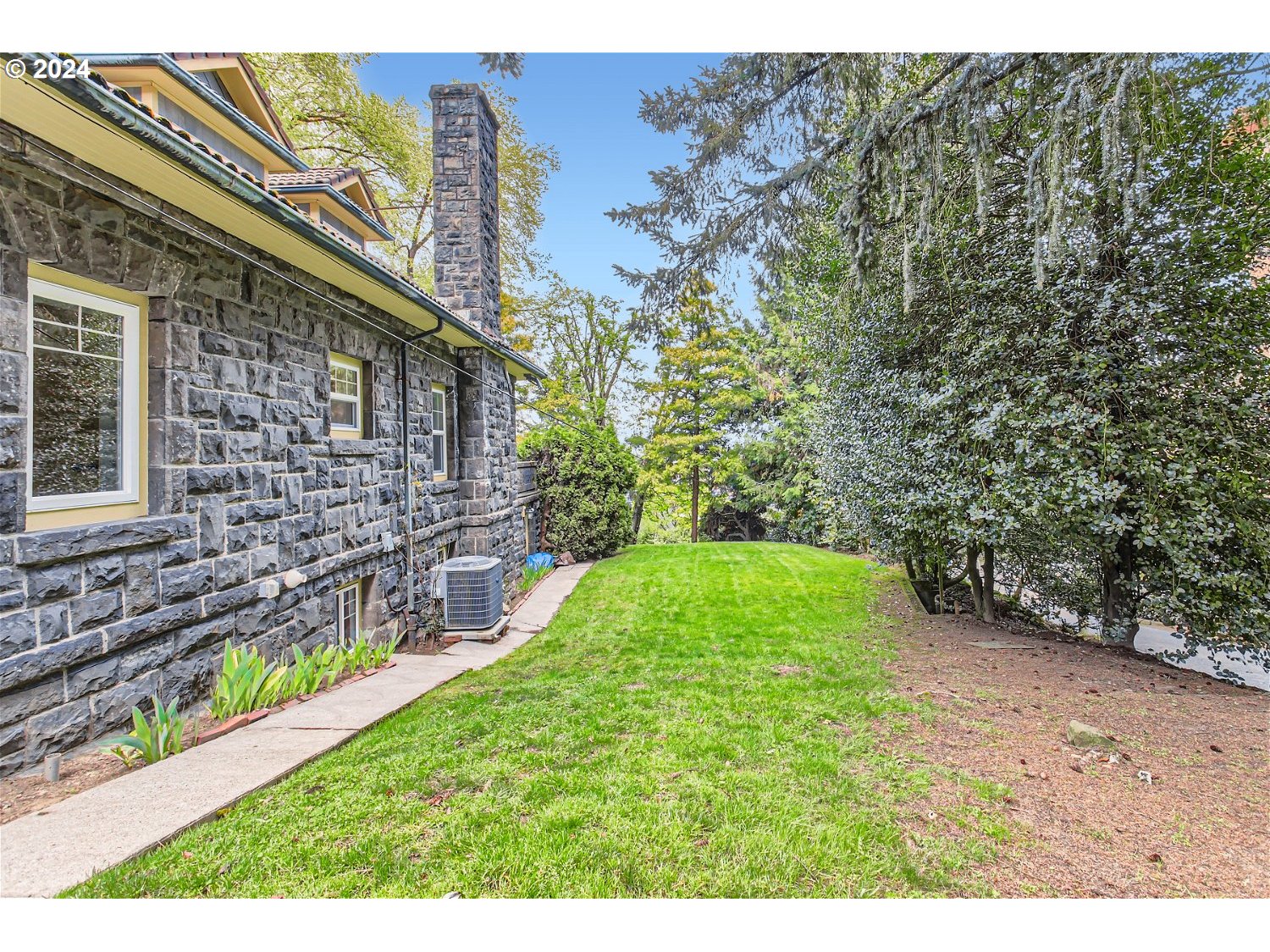 2502 Northwest Westover Road Portland, OR 97210 - Photo 34 of 35 Gallery Image 34