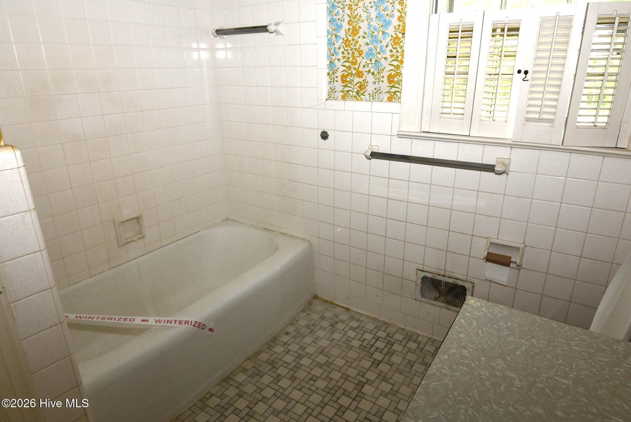 111 Fairlane Road Greenville, NC 27834 - Photo 20 of 27 Bathroom 2 in hallway