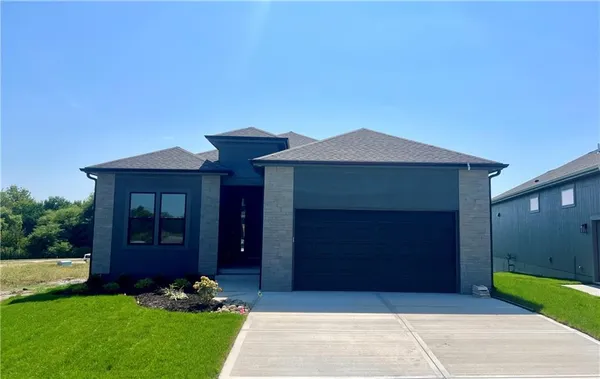 $706,860 | 4825 Northwest Martin Street, Riverside, MO 64151