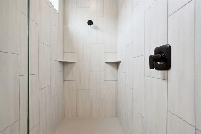 $706,860 | 4825 Northwest Martin Street, Riverside, MO 64151