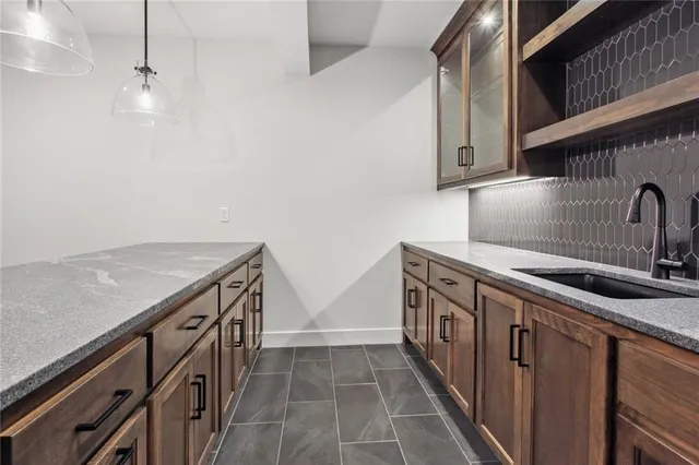 $706,860 | 4825 Northwest Martin Street, Riverside, MO 64151