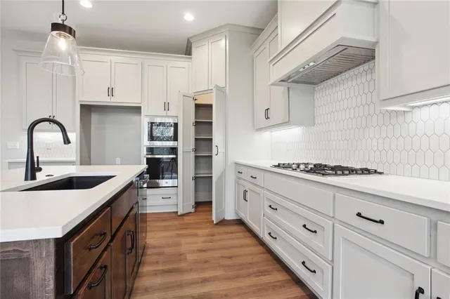 $706,860 | 4825 Northwest Martin Street, Riverside, MO 64151