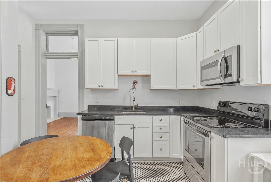 21 West 36th Street Savannah, GA 31401 - Photo 22 of 38