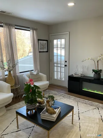 $270,000 | 467 Whalley Avenue, Unit L, New Haven, CT 06511