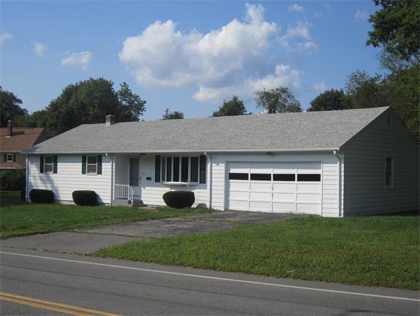 237 Stevens Road Swansea, MA 02777 - Photo 3 of 12 Gallery Image 3