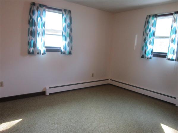 237 Stevens Road Swansea, MA 02777 - Photo 7 of 12 Gallery Image 7