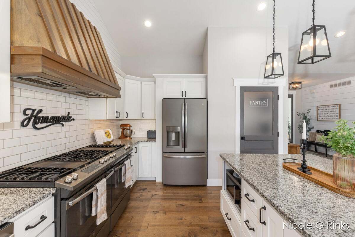 9860 Button Road Belding, MI 48809 - Photo 15 of 63 9860 Button Kitchen