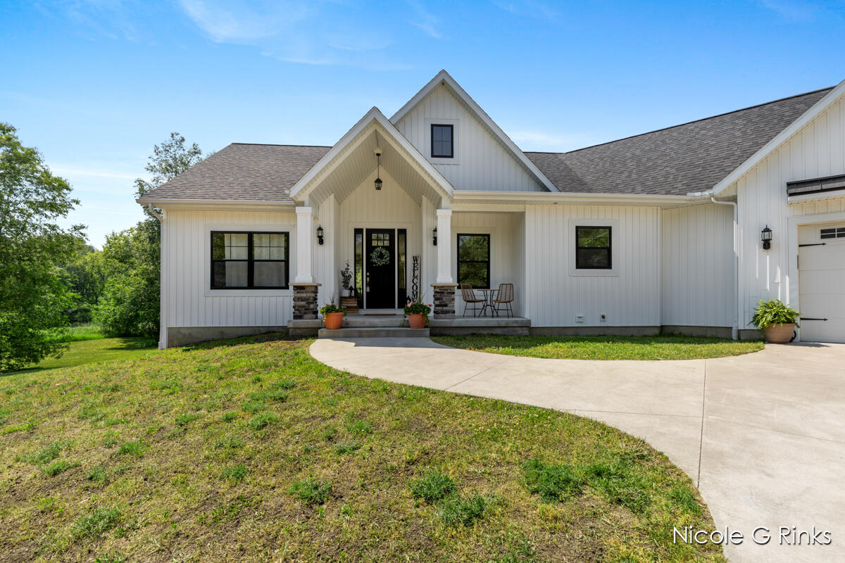 9860 Button Road Belding, MI 48809 - Photo 2 of 63 IMG_1000
