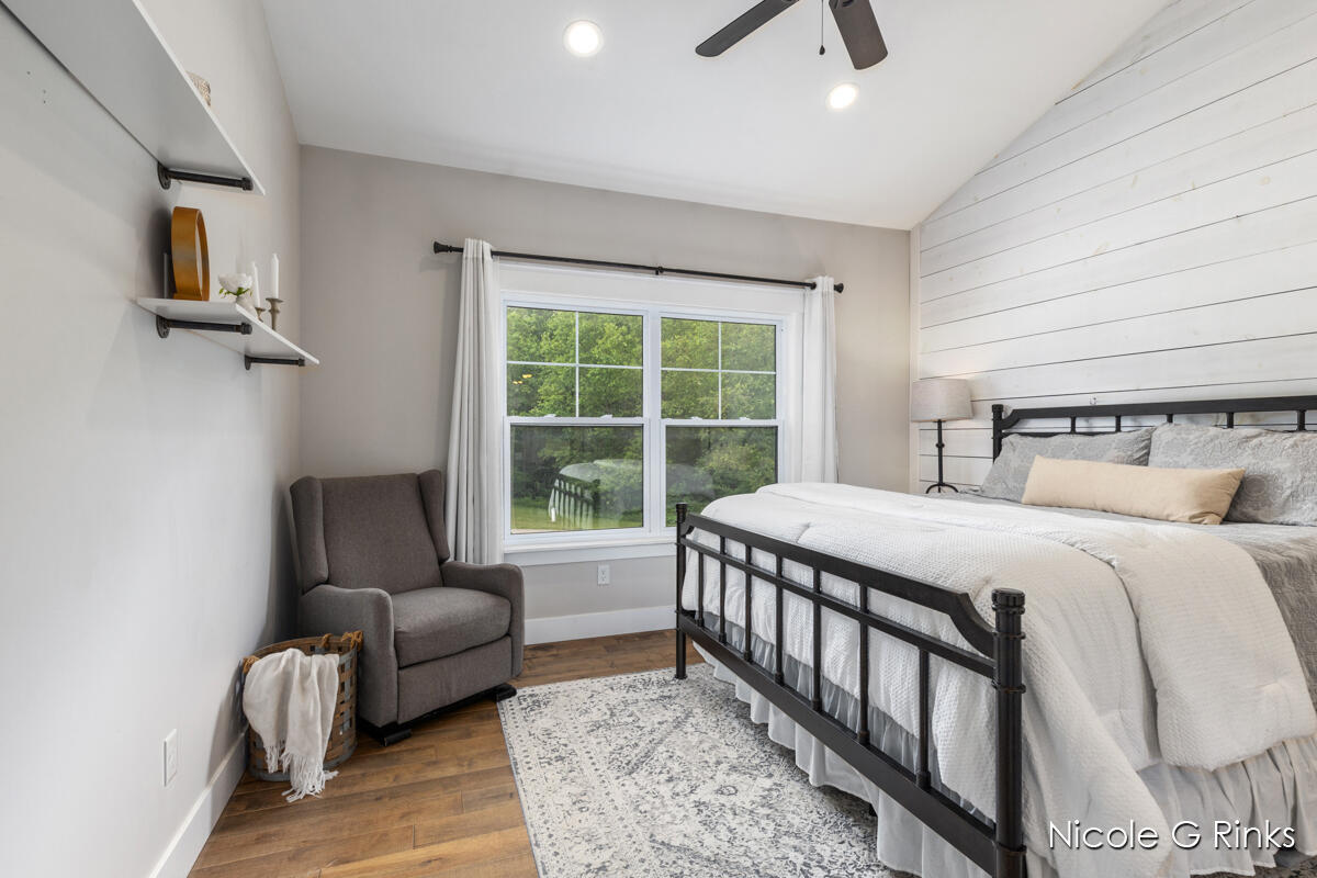 9860 Button Road Belding, MI 48809 - Photo 23 of 63 9860 Button Queen suite