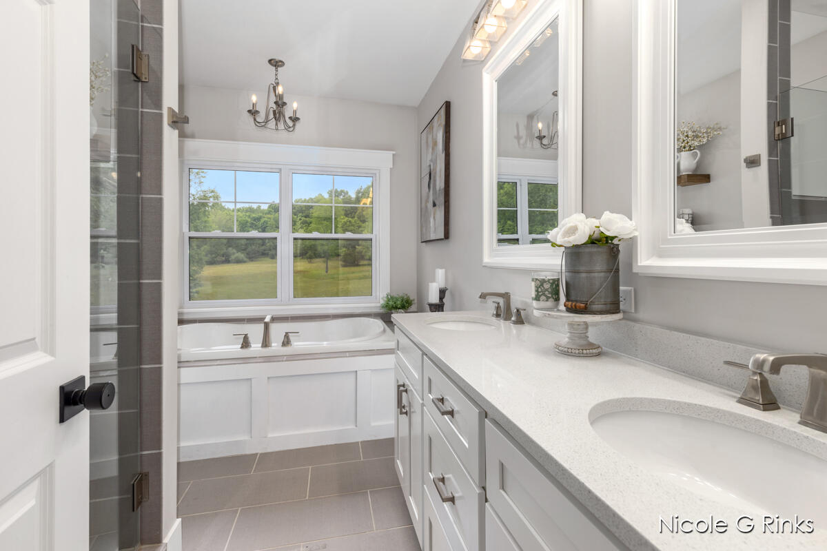 9860 Button Road Belding, MI 48809 - Photo 25 of 63 9860 Button Queen suite bath