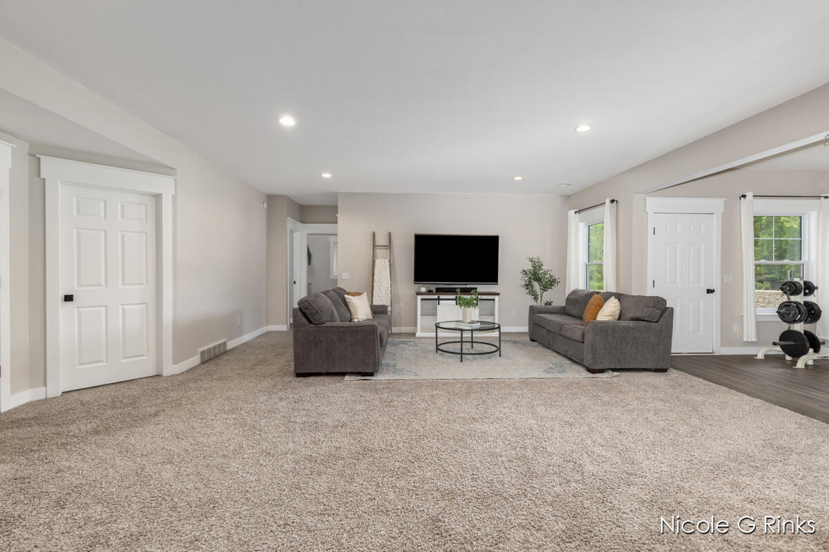 9860 Button Road Belding, MI 48809 - Photo 29 of 63 IMG_1024