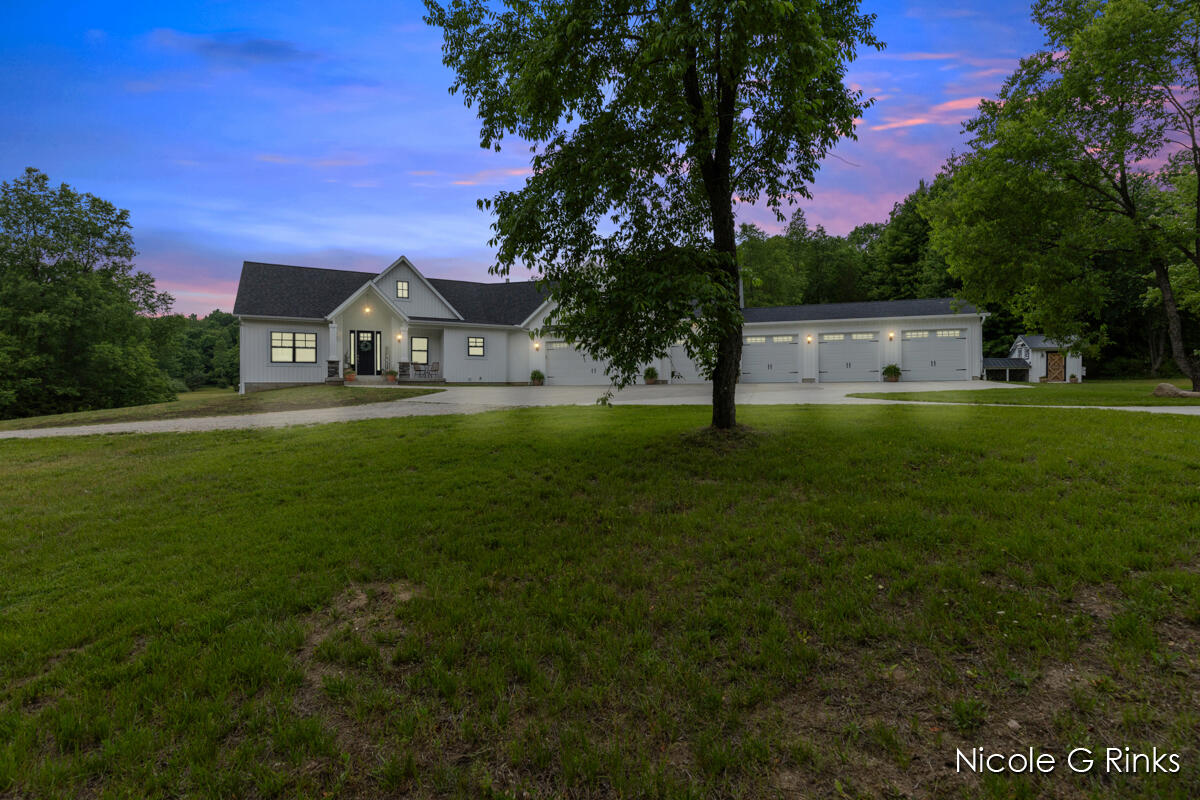 9860 Button Road Belding, MI 48809 - Photo 4 of 63 IMG_1000-7