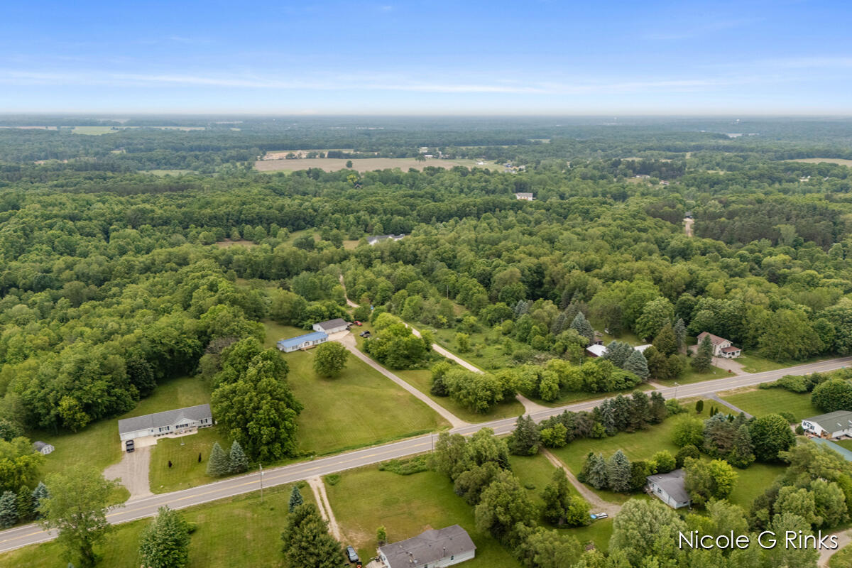 9860 Button Road Belding, MI 48809 - Photo 57 of 63 9860 Button exterior