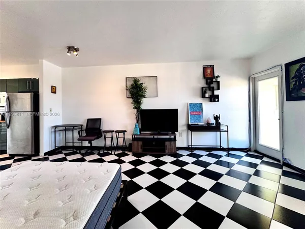 $1,700 | 851 Meridian Avenue, Unit 53, Miami Beach, FL 33139