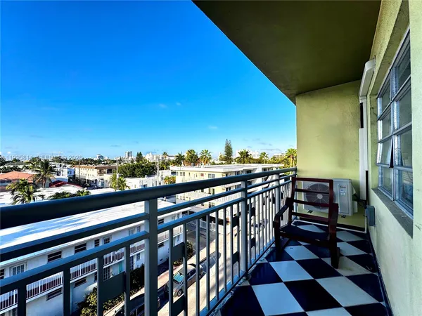 $1,700 | 851 Meridian Avenue, Unit 53, Miami Beach, FL 33139
