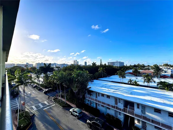 $1,700 | 851 Meridian Avenue, Unit 53, Miami Beach, FL 33139