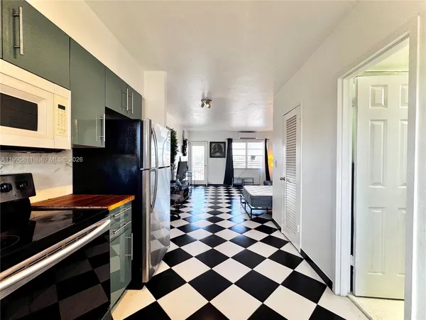 $1,700 | 851 Meridian Avenue, Unit 53, Miami Beach, FL 33139