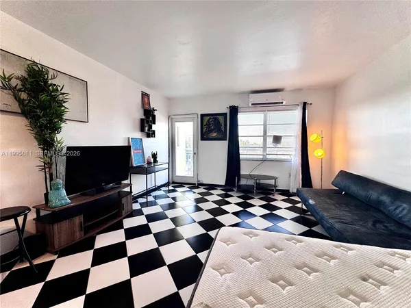 $1,700 | 851 Meridian Avenue, Unit 53, Miami Beach, FL 33139