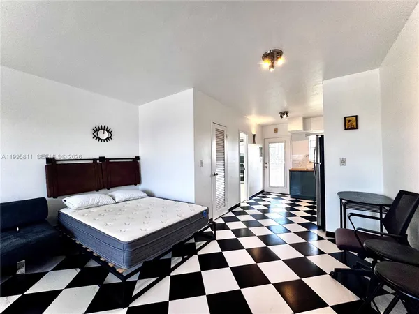 $1,700 | 851 Meridian Avenue, Unit 53, Miami Beach, FL 33139