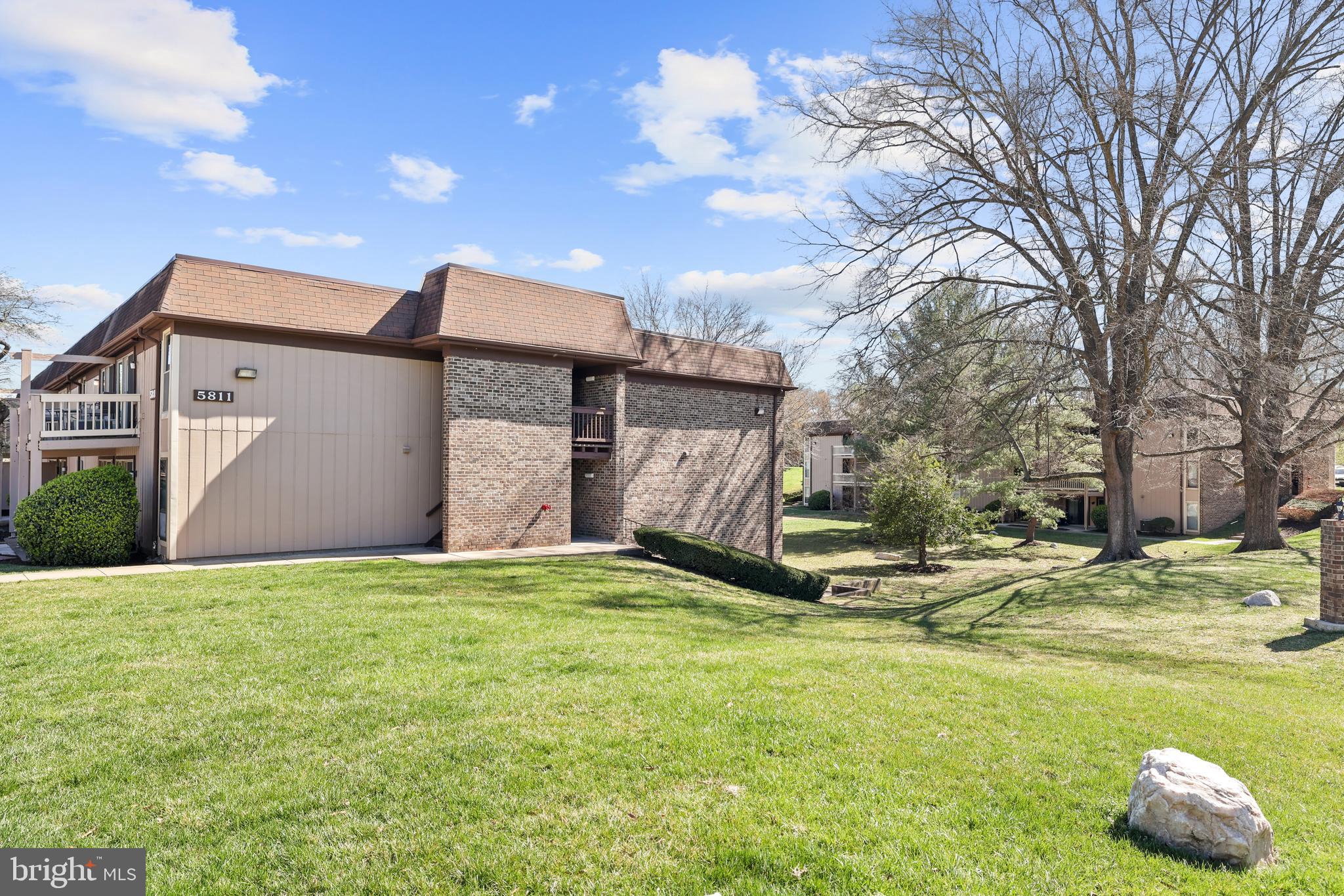5811 Royal Ridge Drive, Unit H Springfield, VA 22152 - Photo 32 of 57 Gallery Image 32