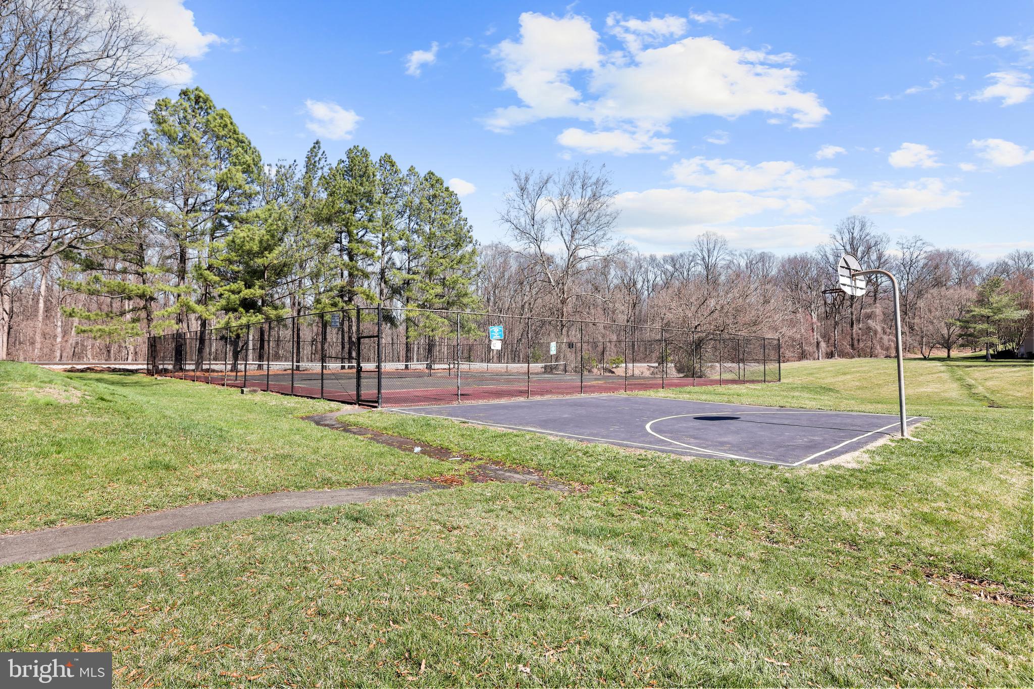 5811 Royal Ridge Drive, Unit H Springfield, VA 22152 - Photo 38 of 57 Gallery Image 38