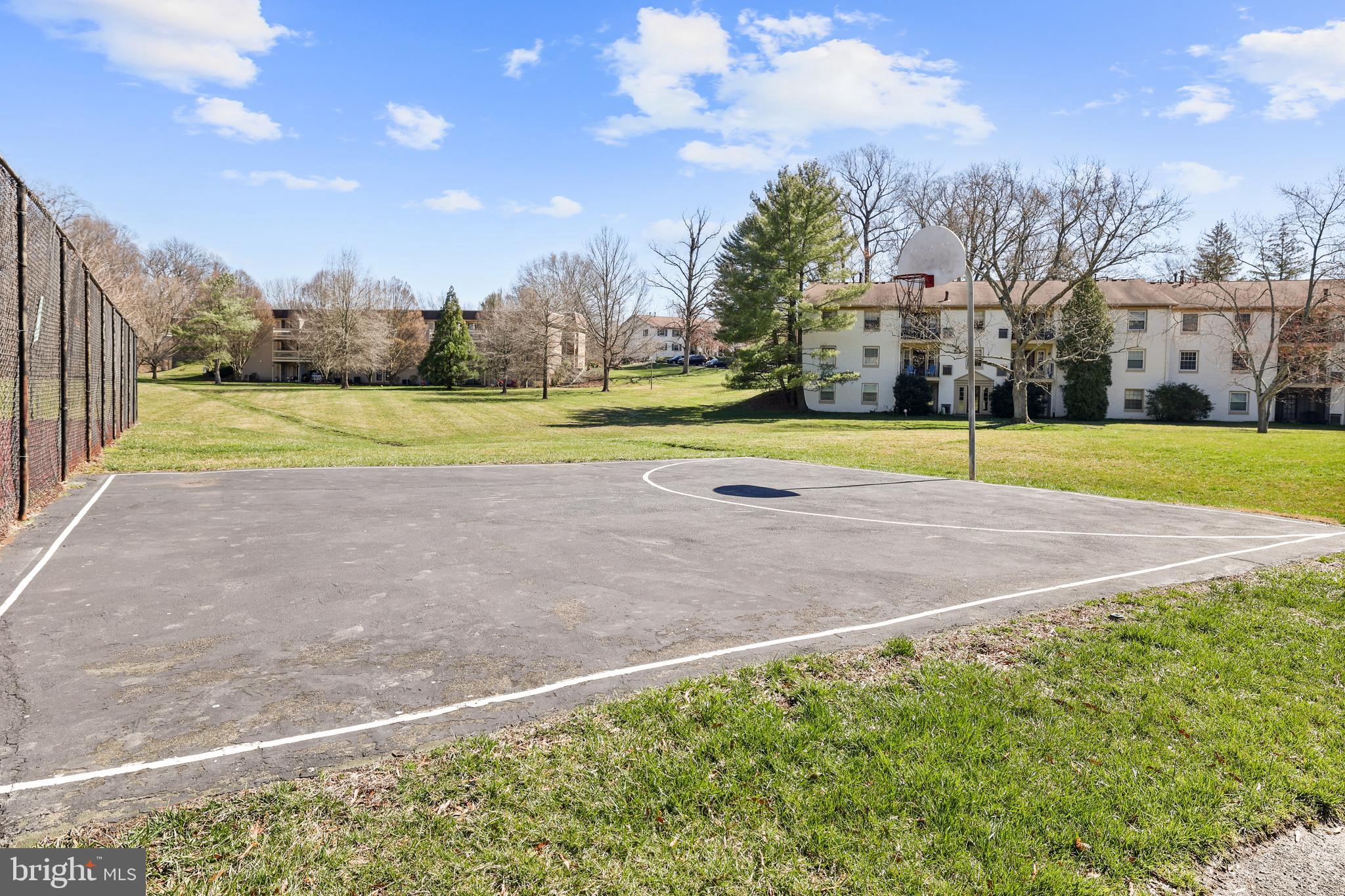 5811 Royal Ridge Drive, Unit H Springfield, VA 22152 - Photo 39 of 57 Gallery Image 39