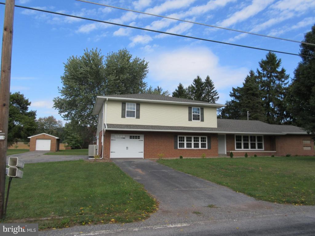 385 Galen Hall Road Reinholds, PA 17569 - Photo 4 of 29 Gallery Image 4