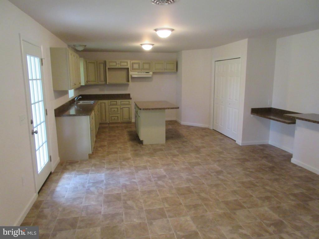 385 Galen Hall Road Reinholds, PA 17569 - Photo 8 of 29 Gallery Image 8