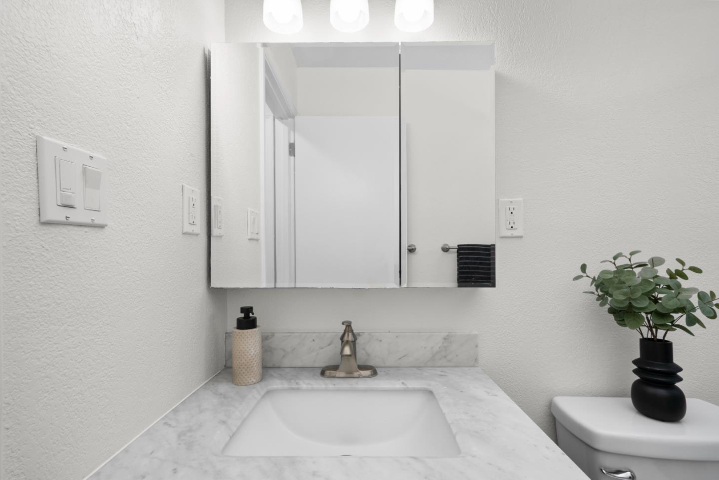 679 School Street Pittsburg, CA 94565 - Photo 17 of 39