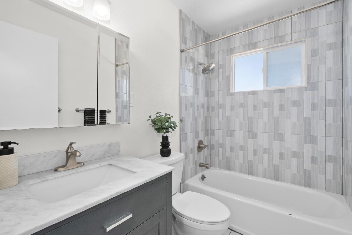 679 School Street Pittsburg, CA 94565 - Photo 18 of 39