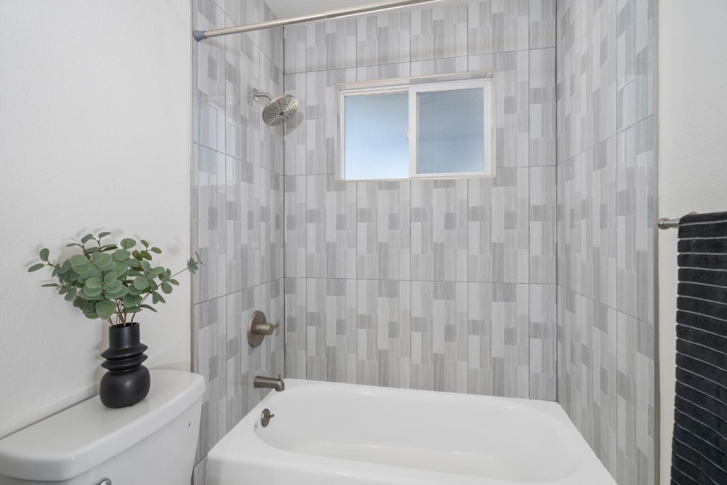 679 School Street Pittsburg, CA 94565 - Photo 19 of 39