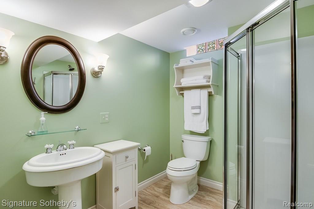 925 Stanford Circle Rochester Hills, MI 48309 - Photo 37 of 45