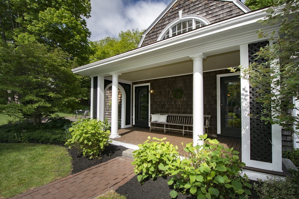 183 Lawson Road Scituate, MA 02066 - Photo 4 of 30 Gallery Image 4