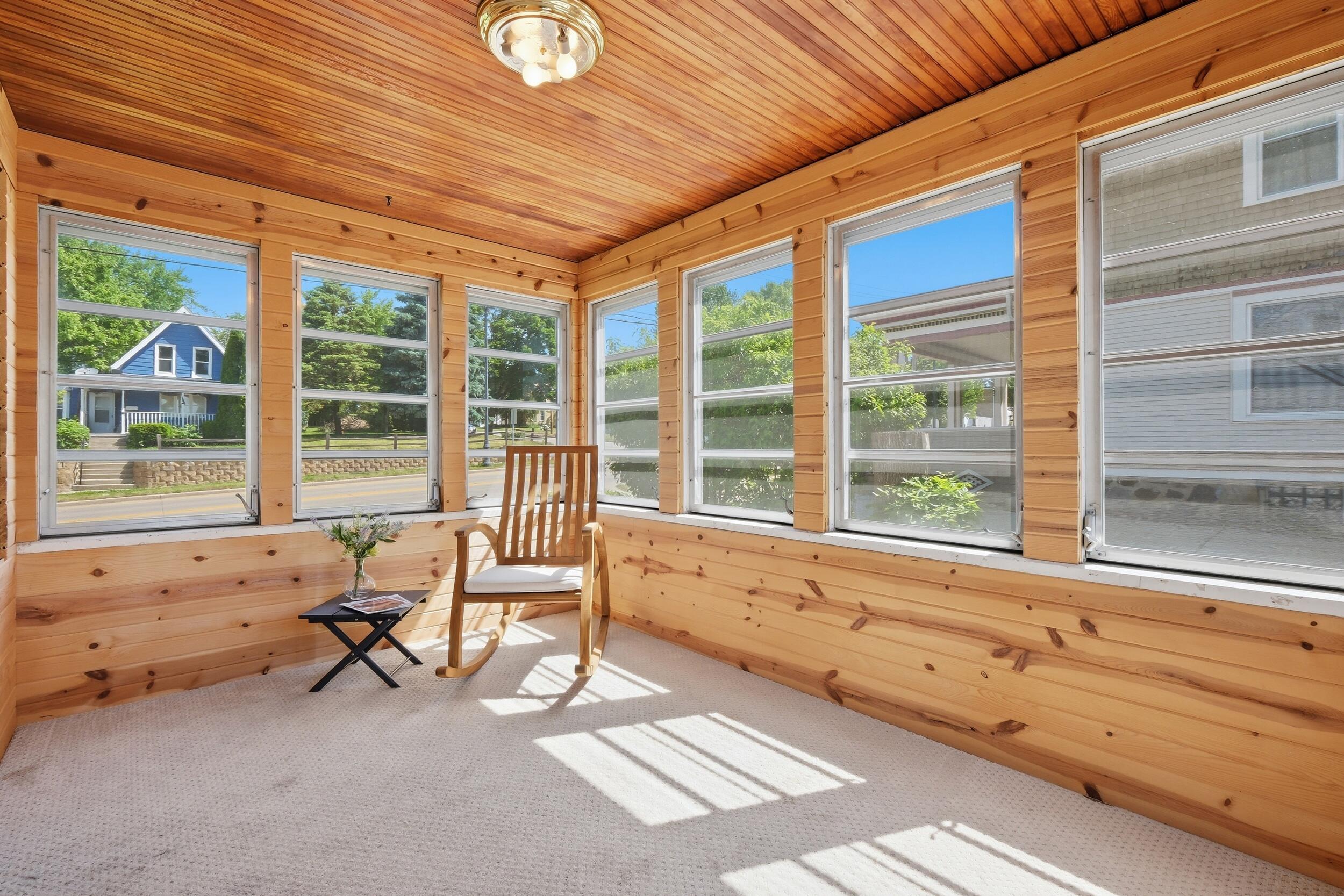 418 East Racine Street Jefferson, WI 53549 - Photo 22 of 34 Sun room