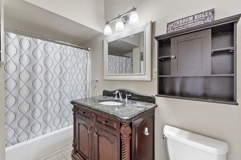 150 Windsor Avenue Swampscott, MA 01907 - Photo 11 of 39 a bathroom with a sink toilet and shower