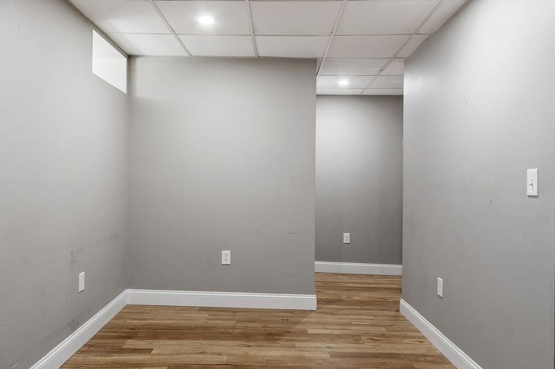 150 Windsor Avenue Swampscott, MA 01907 - Photo 22 of 39 a view of room