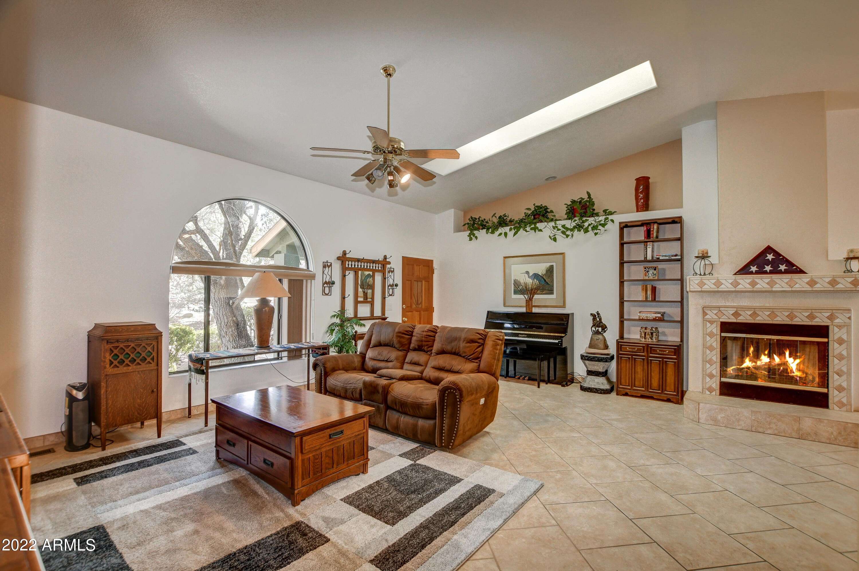 1265 Coyote Road Prescott, AZ 86303 - Photo 10 of 62 Living Room