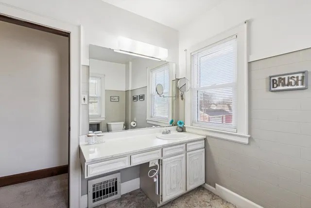 $199,000 | 308 9th Street, Dewitt, IA 52742