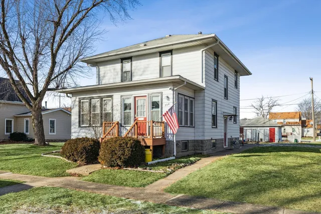 $199,000 | 308 9th Street, Dewitt, IA 52742