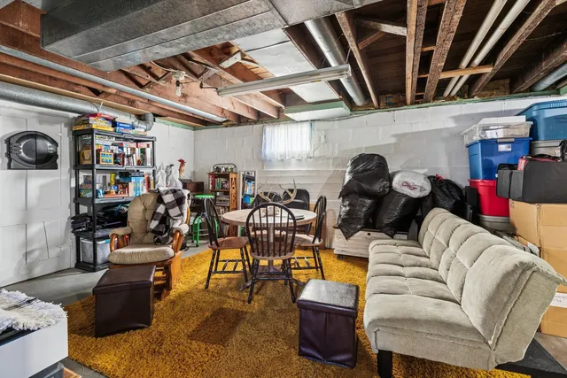 $199,000 | 308 9th Street, Dewitt, IA 52742