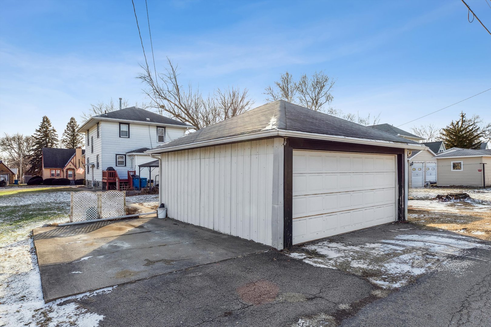 308 9th Street Dewitt, IA 52742 - Photo 5 of 46