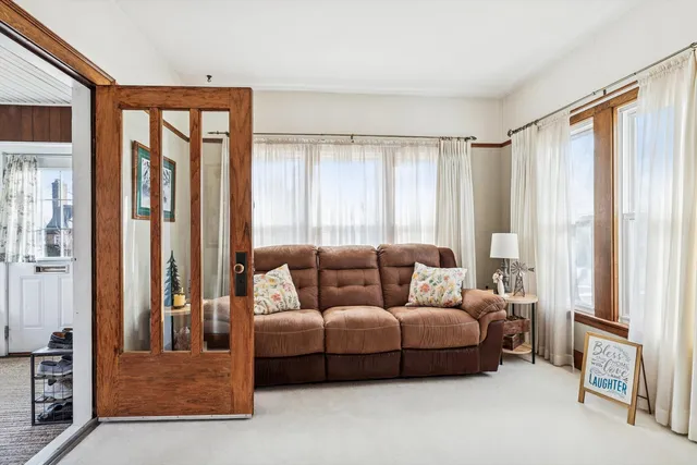 $199,000 | 308 9th Street, Dewitt, IA 52742